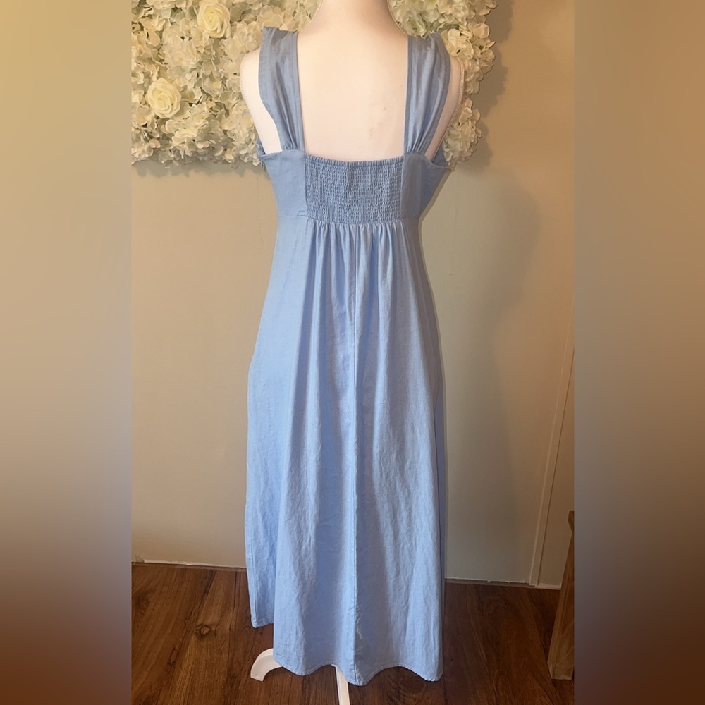 Sleeveless Light Blue Maxi Dress with V-Neck flawed - Picture 5 of 10